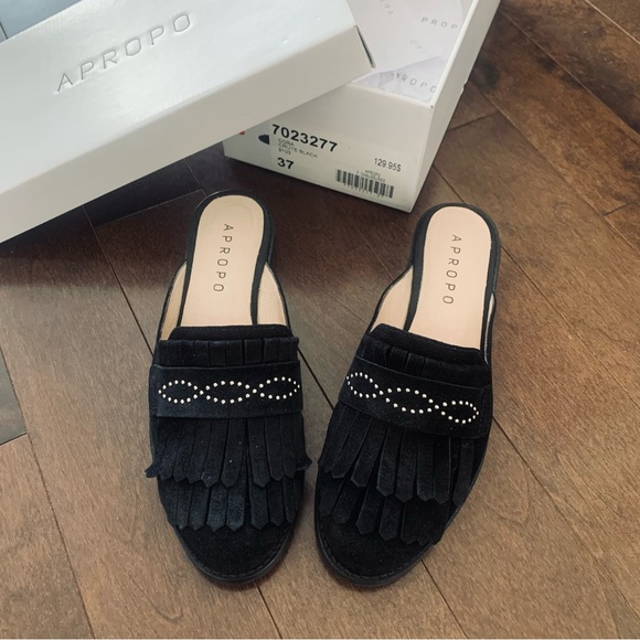 Like new!! Leather Black Fringe Loafers - Picture 1 of 7